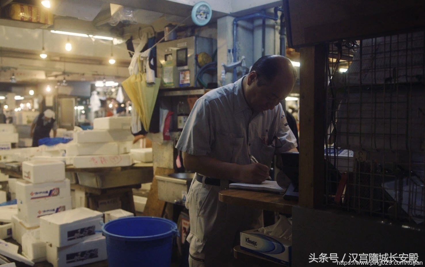 纪录片推荐:《筑地仙境》一同领会这传奇市场的独特魅力插图3 每天推荐一部纪录片:《筑地仙境》一同领会这传奇市场的独特魅力
